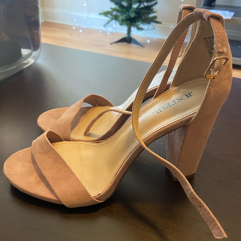 Just Fab pumps